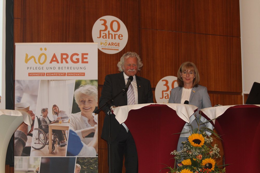 Begrüßung durch den ehemaligen Obmann Ing. Dietmar Stockinger und die neue Obfrau Gerlinde Göschelbauer, MSc MBA; 