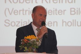 Der Vorstandsdirektor der NÖ Versicherung, Mag. Bernhard Lackner, bei der Gesprächsrunde mit den Sponsoren/Partnern im Rahmen des Festaktes 30 Jahre NÖ ARGE für Pflege und Betreuung;