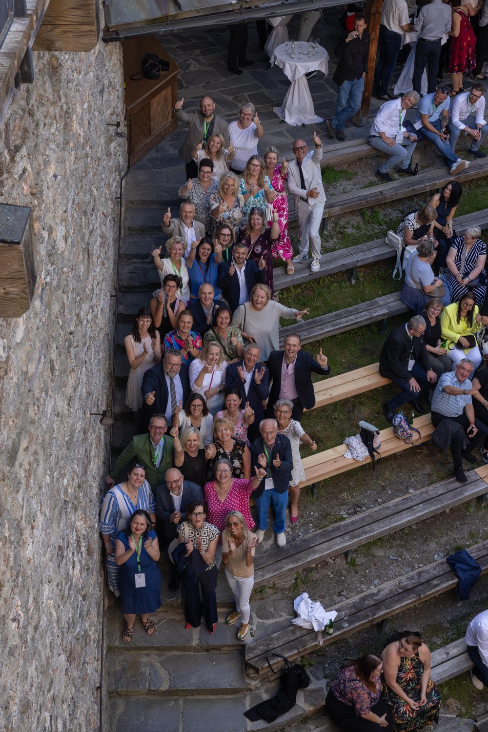 18. Österreichischer Kongress für Führungskräfte in der Altenarbeit in Zell am See - Gruppenbild der NÖ-TeilnehmerInnen beim Festabend auf der Burg Kaprun;