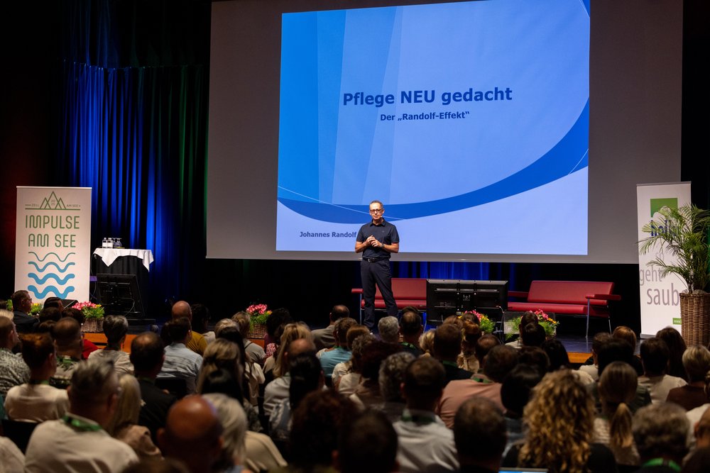 18. Österreichischer Kongress für Führungskräfte in der Altenarbeit in Zell am See - Keynote von Johannes Randorl "Pflege neu gedacht"; 