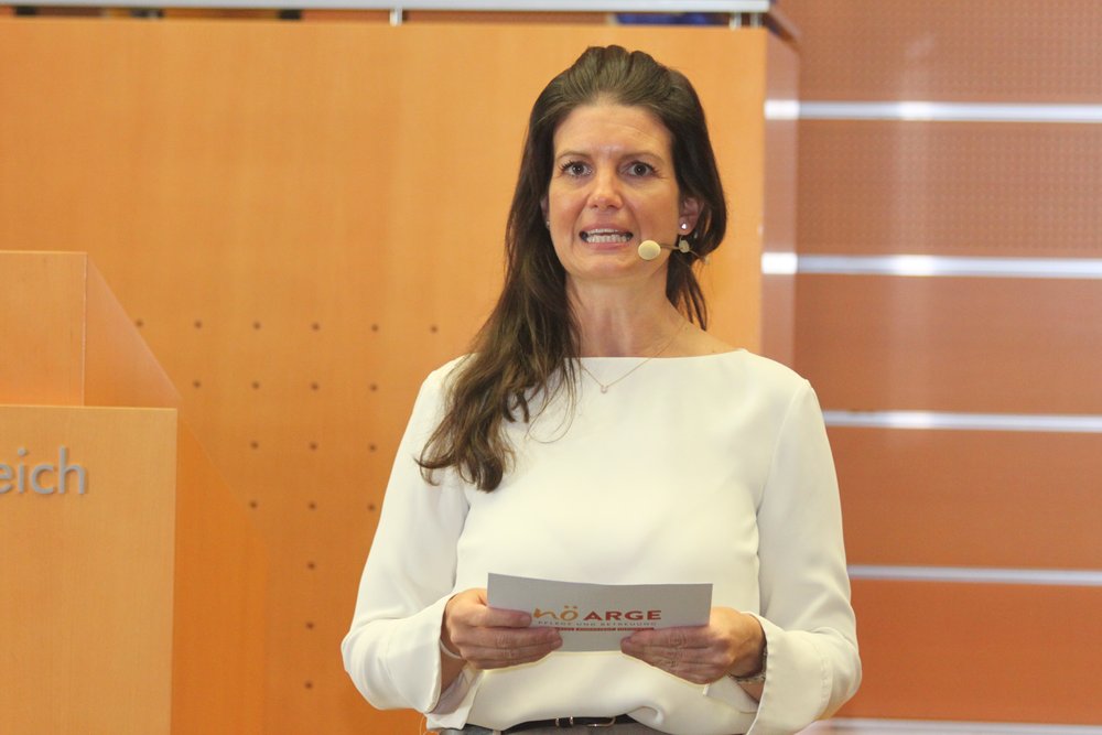Durch den Tag führte DI Veronika Schauer, MBA - Mitglied des Arbeitskreisteams und Hausleitung im Haus der Barmherzigkeit-Clementinum; 