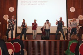 Die A Cappella-Gruppe Safer Six begleitete den 30 Jahr-Festakt der NÖ ARGE für Pflege und Betreuung musikalisch; 