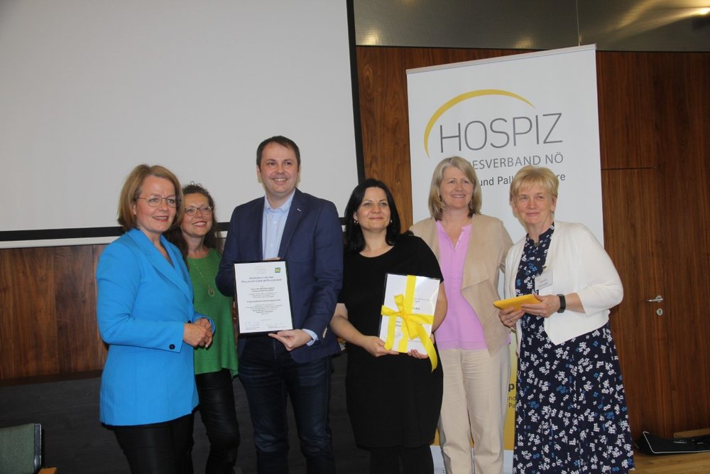 Ehrung des HB Urbanusheim Poysdorf durch Landesrätin Mag.a Teschl-Hofmeister und LAbg. Mag.a Scheele;