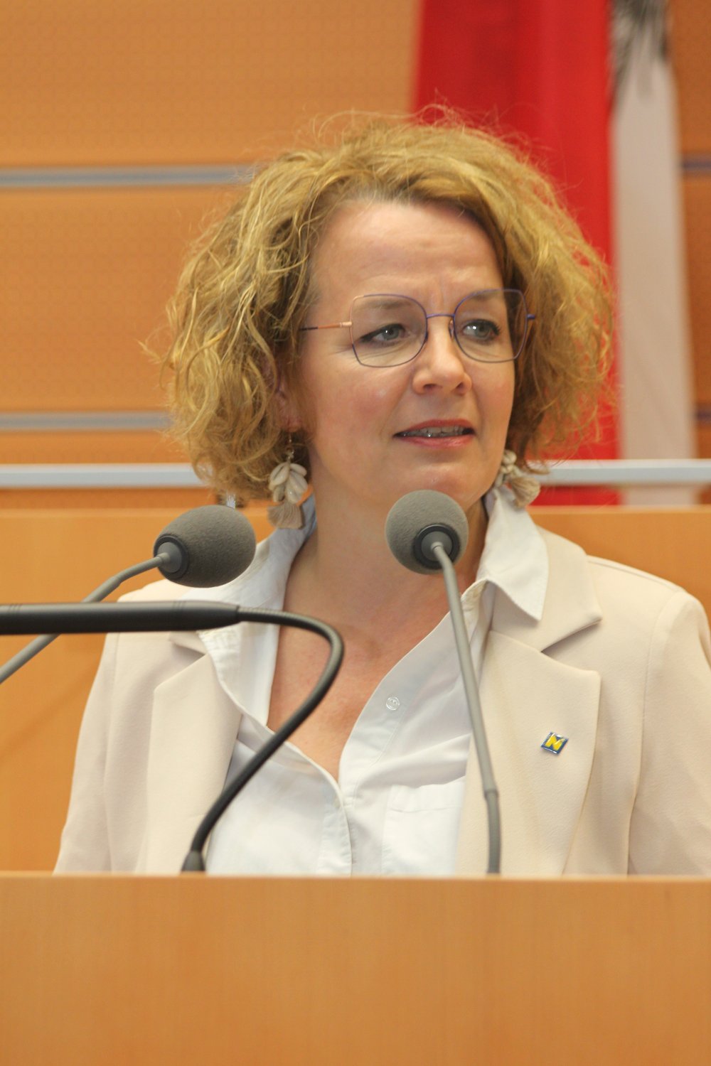 Landesrätin Mag. Christiane Teschl-Hofmeister richtet ihre Grußworte an die TeilnehmerInnen; 