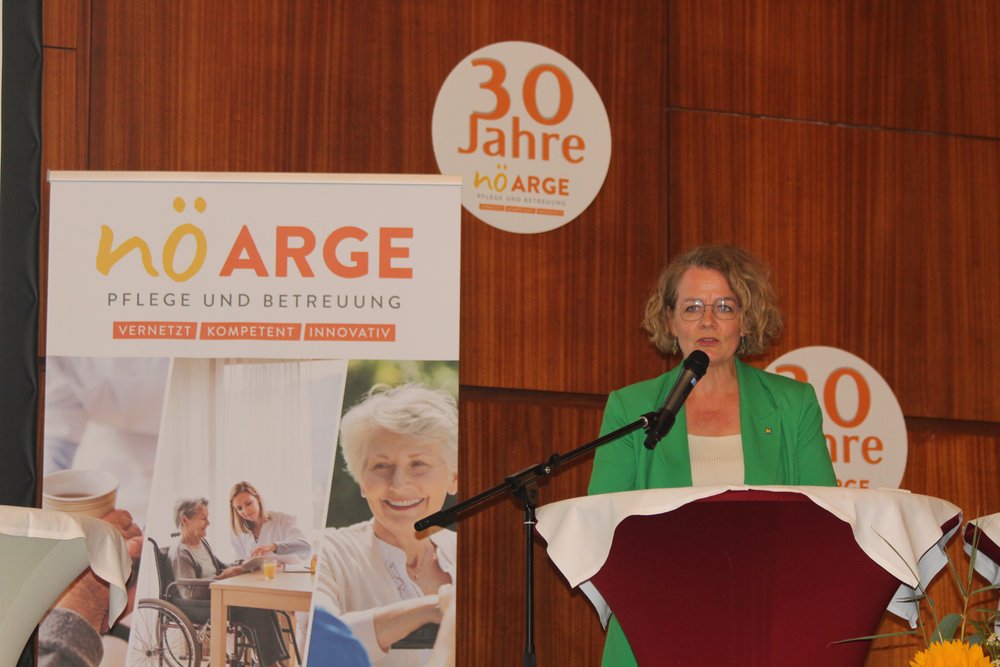 Mag. Christiane Teschl-Hofmeister, Landesrätin für Bildung, Wohnbau und Soziales, bei Ihren Grußworten; 