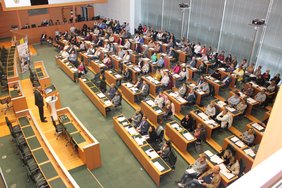 Alle TeilnehmerInnen lauschten interessiert den Ausführungen der Vortragenden; 